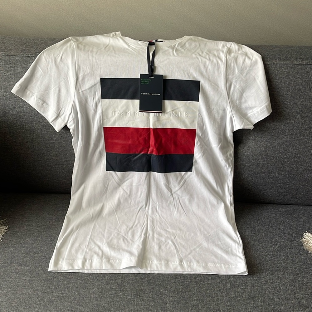 NWT Tommy tshirt